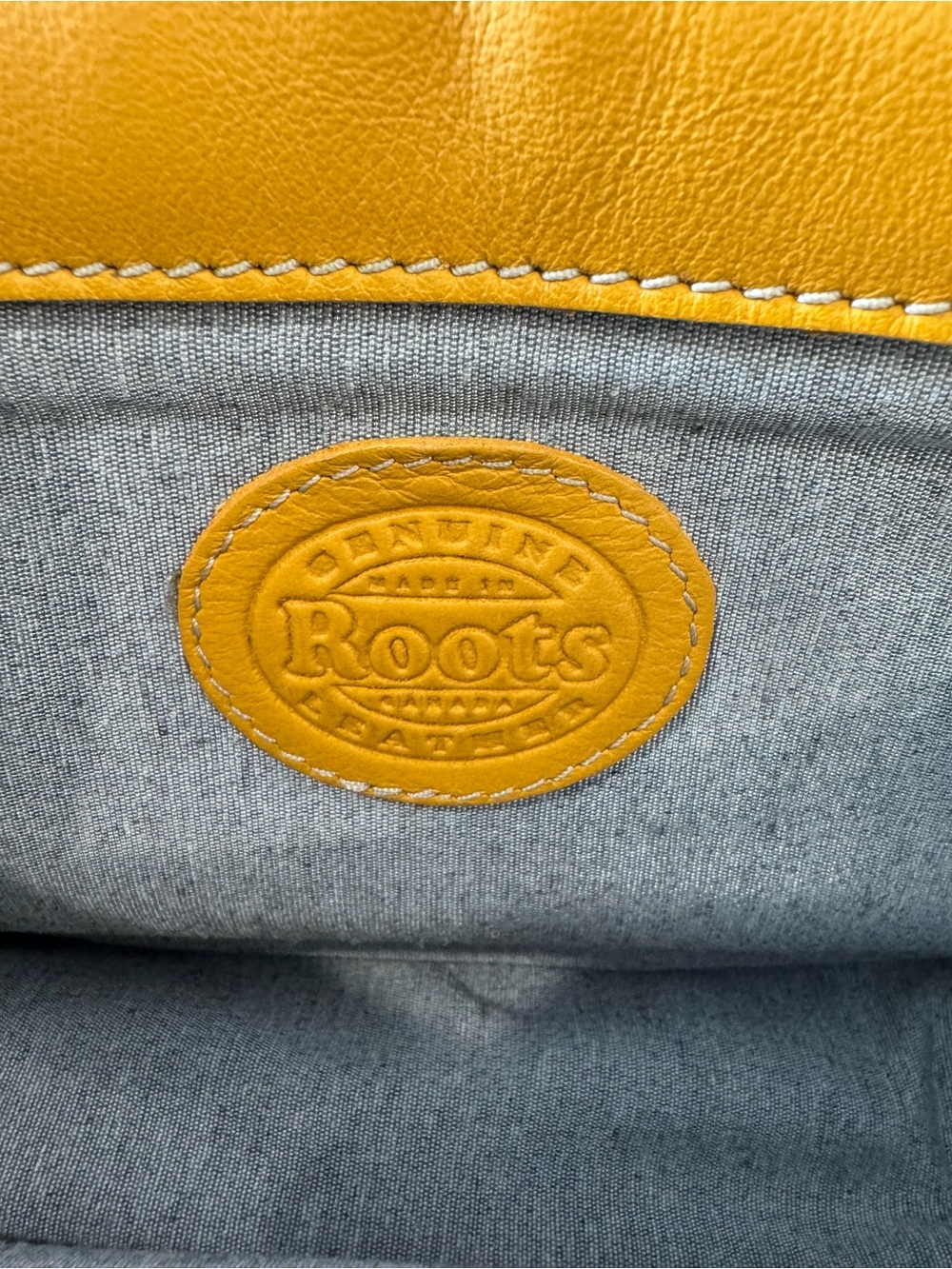 Roots Genuine Leather Mustard Yellow Crossbody Bag Beaver Logo Small Purse - Picture 7 of 13
